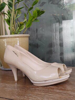 Nine West Tan Nude Peep Toe Platform Pumps Heels Size 9M